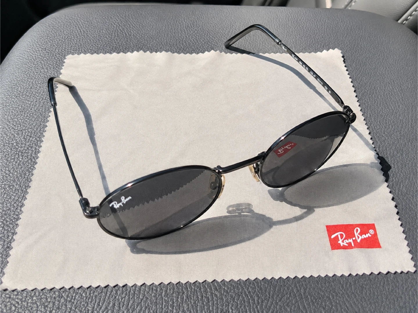 Ray-Ban black oval sunglasses - photo 2