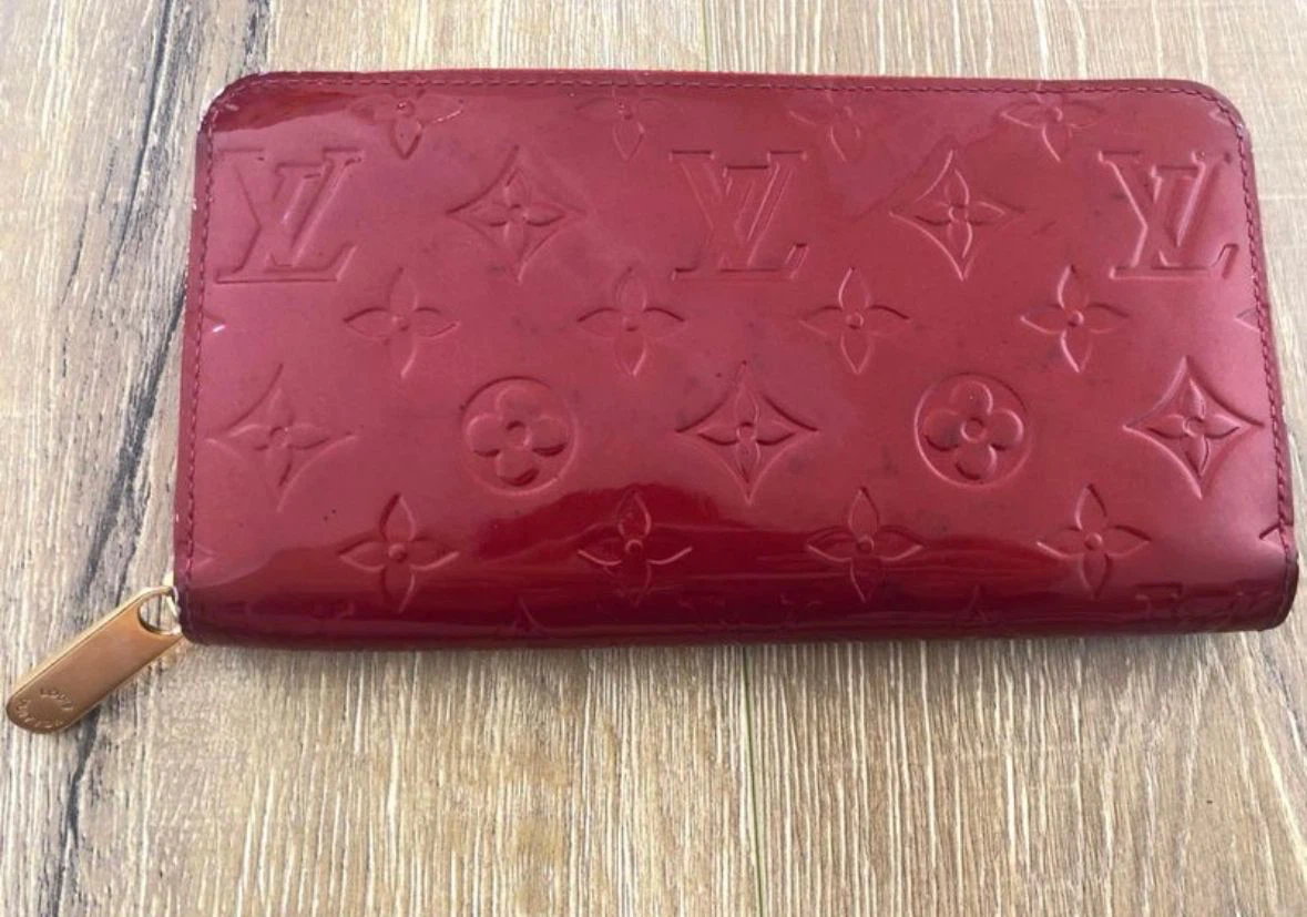 Louis Vuitton Vernis Zippy Wallet