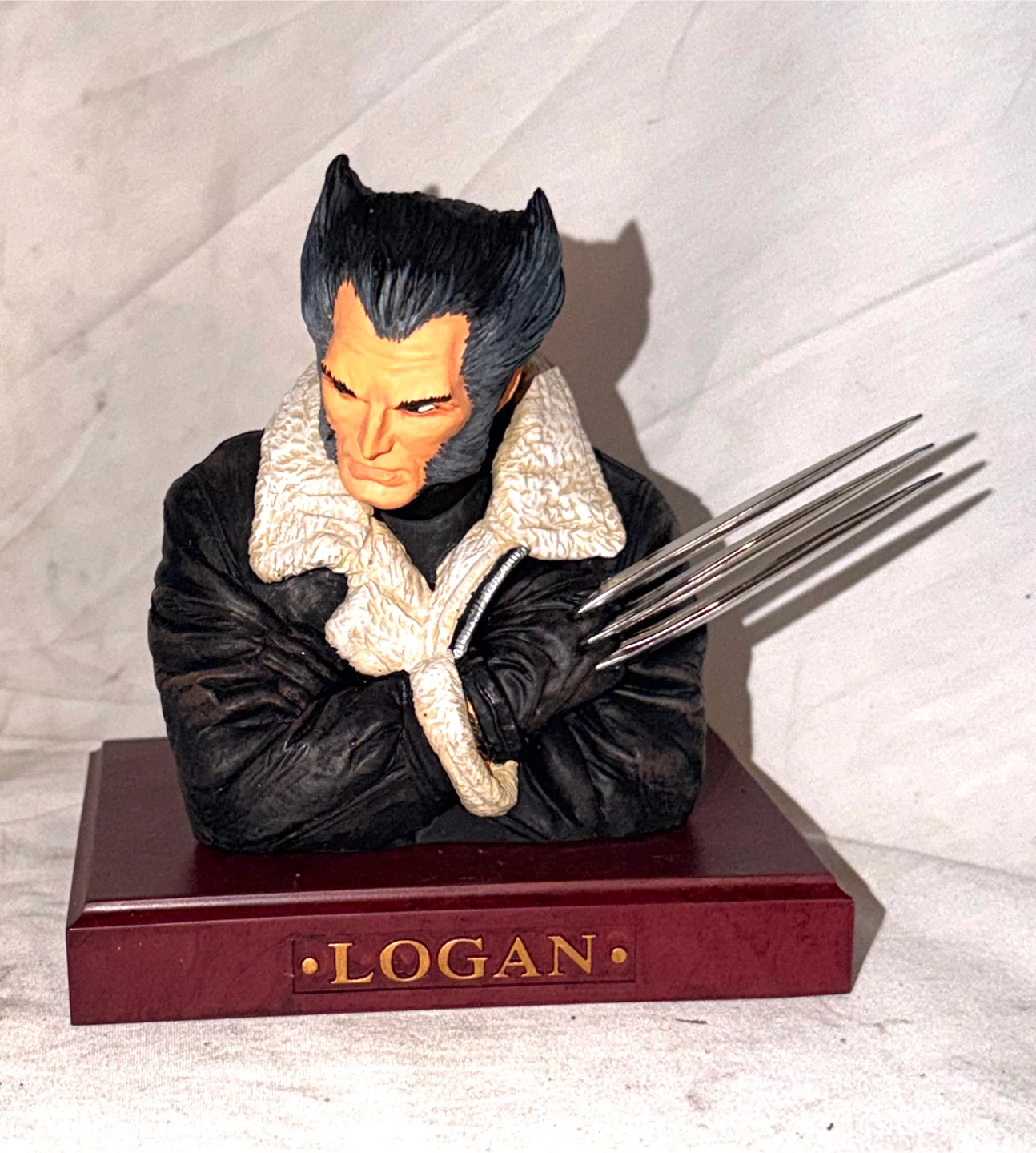 Earth x Wolverine Logan Limited Ed Bust  Dynamic Forces - photo 2