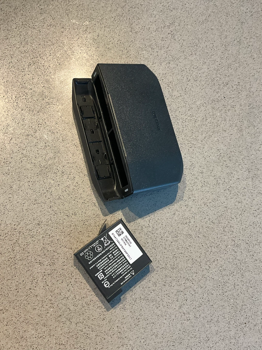 Insta360 Battery Charging Case and Invisible Selfie Stick - photo 3