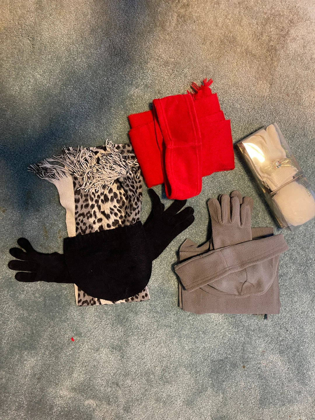 Assorted Winter Accessories Set