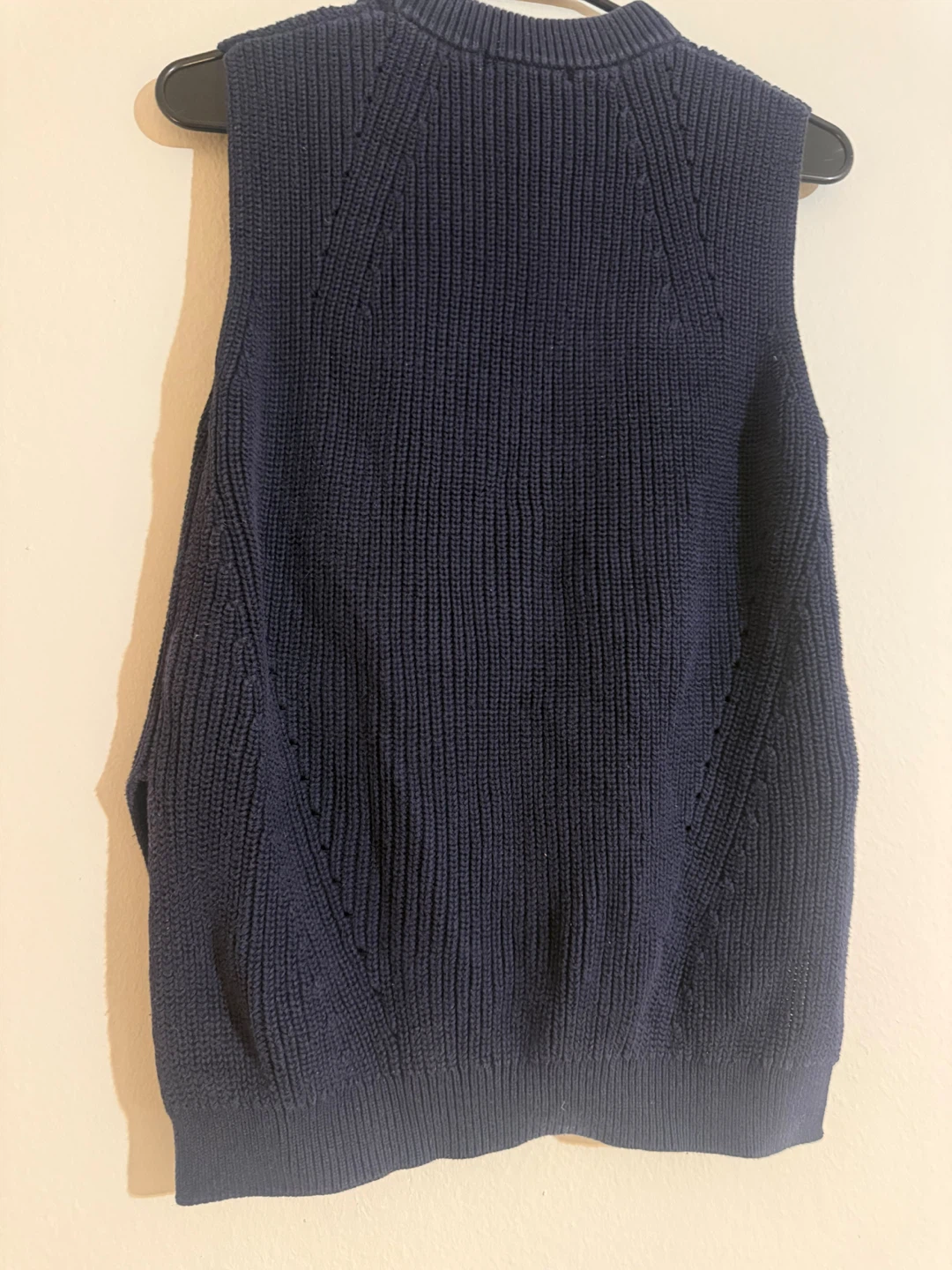 Uniqlo Navy Knit Vest Size Small - photo 2