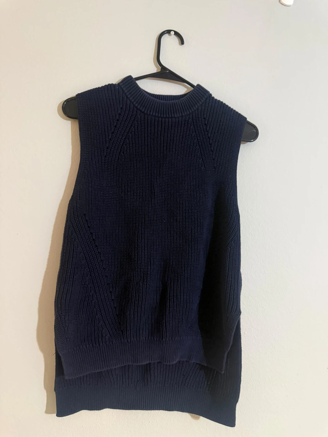 Uniqlo Navy Knit Vest Size Small - photo 4