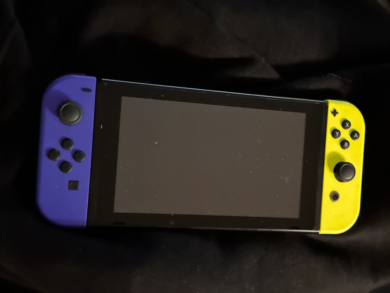 Nintendo Switch (Purple/Yellow Joy-Cons) & Mario Kart