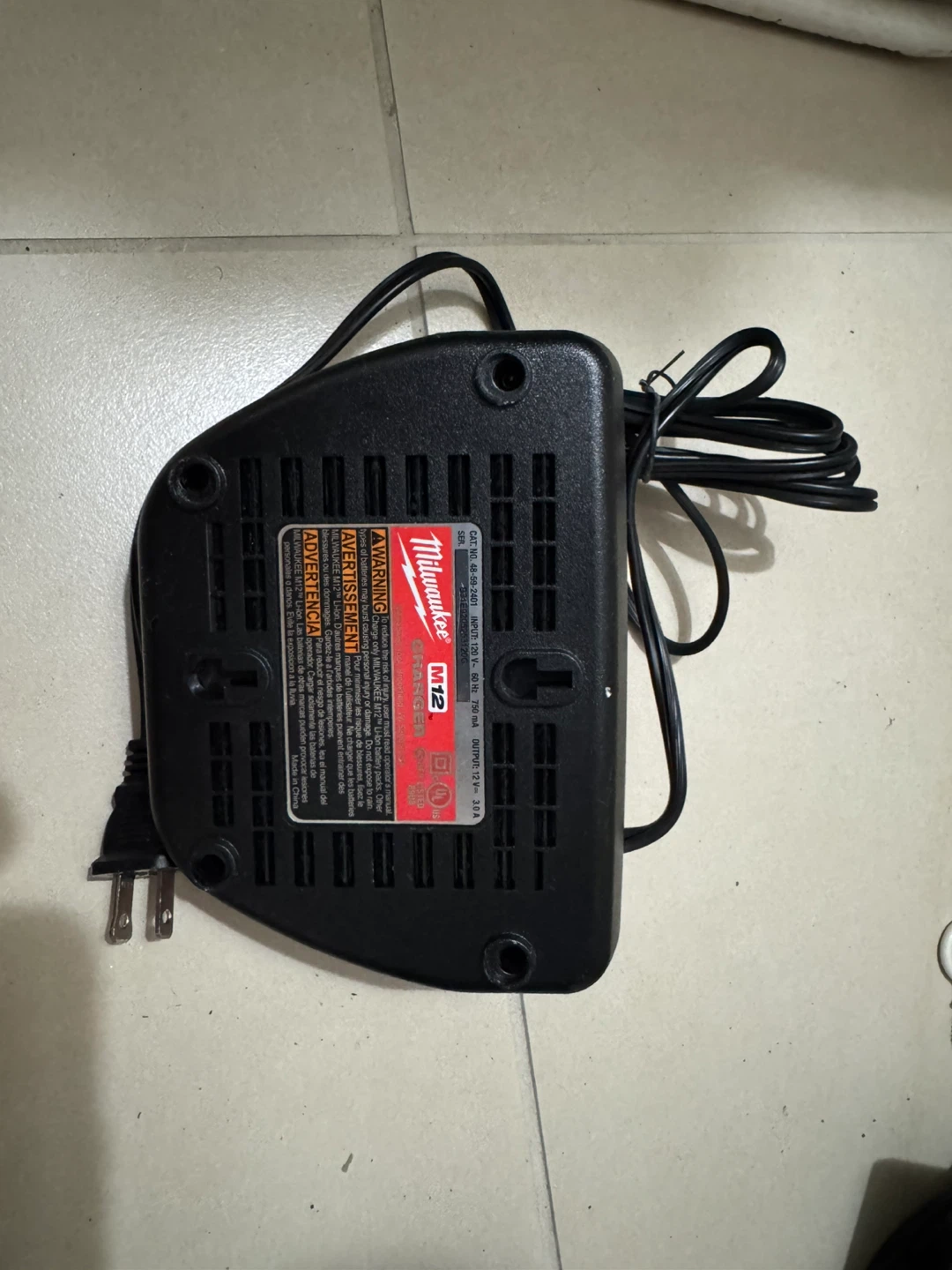 Milwaukee M12 Battery Charger 48-59-2401 - photo 4