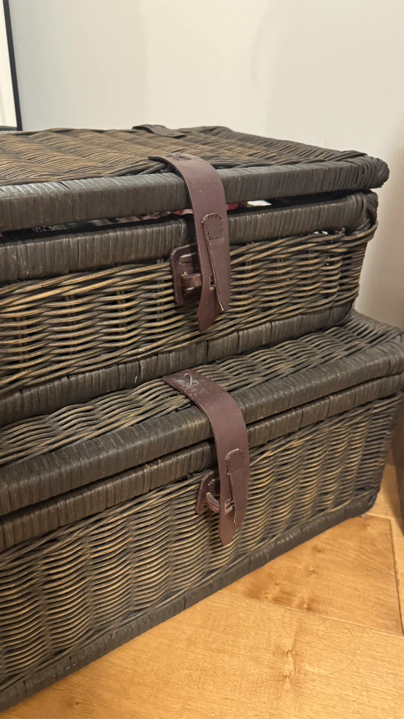 Wicker Baskets/Trunks with Leather Straps - Set of 2 - photo 2