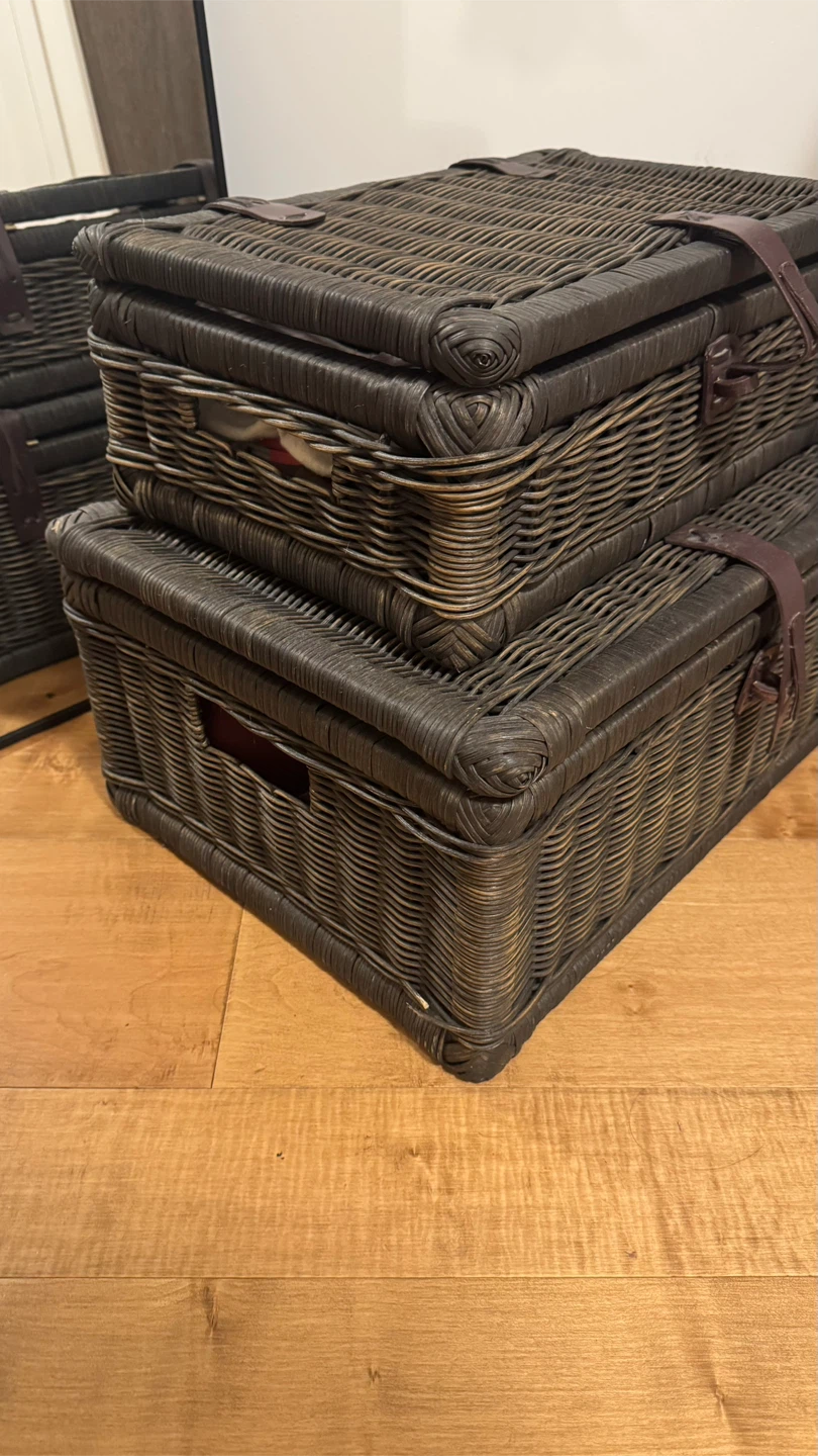 Wicker Baskets/Trunks with Leather Straps - Set of 2 - photo 4