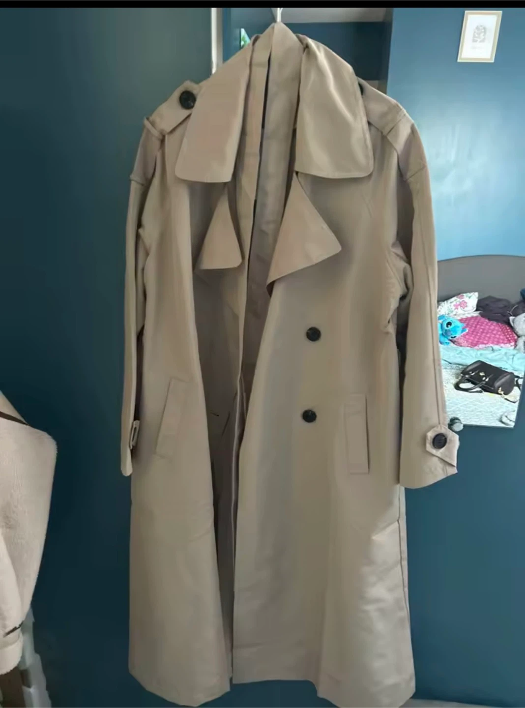 Beige double-breasted trench coat - photo 3