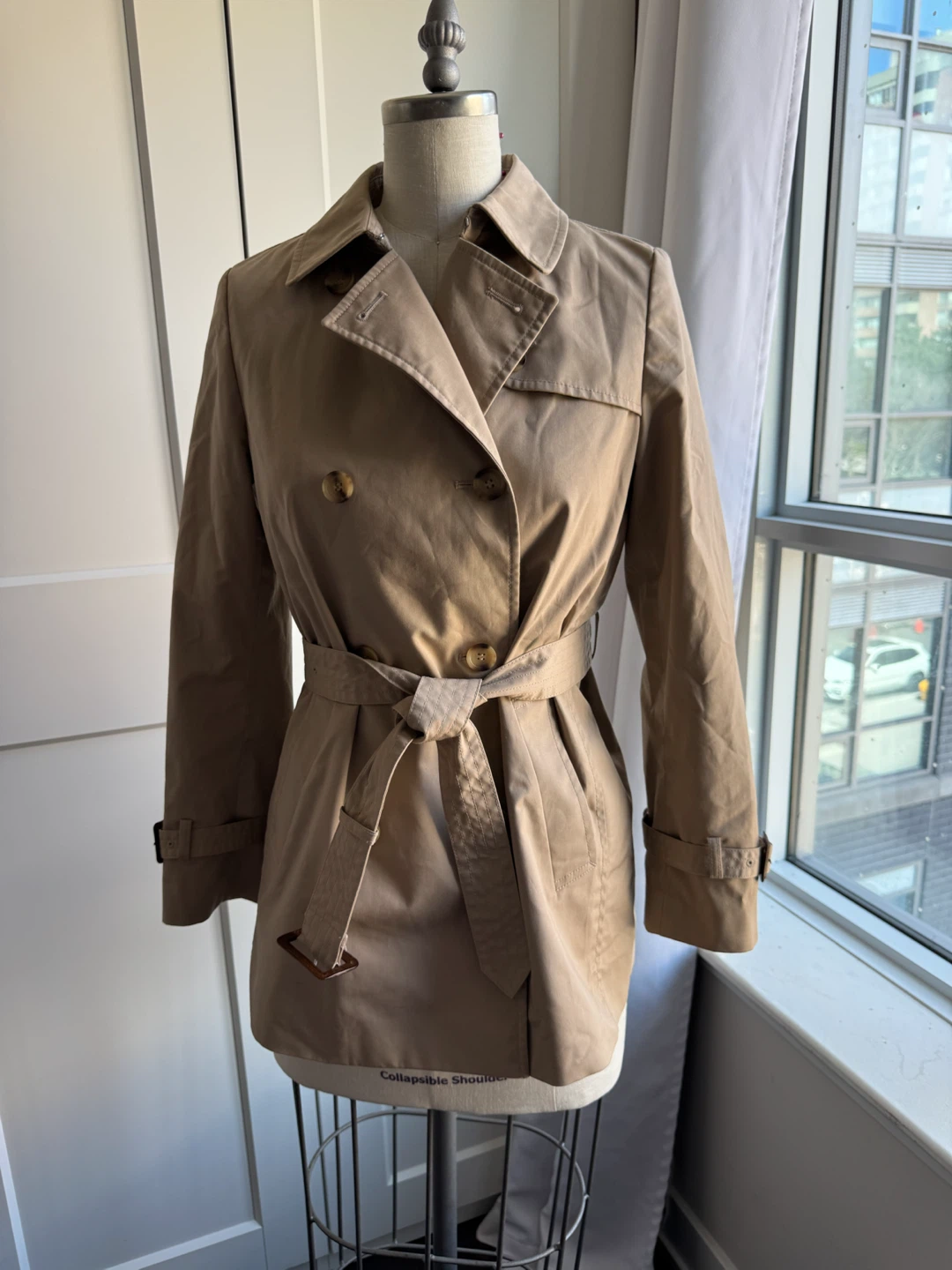 Brand New With Out Tags on, Size Small Beautiful Jacket