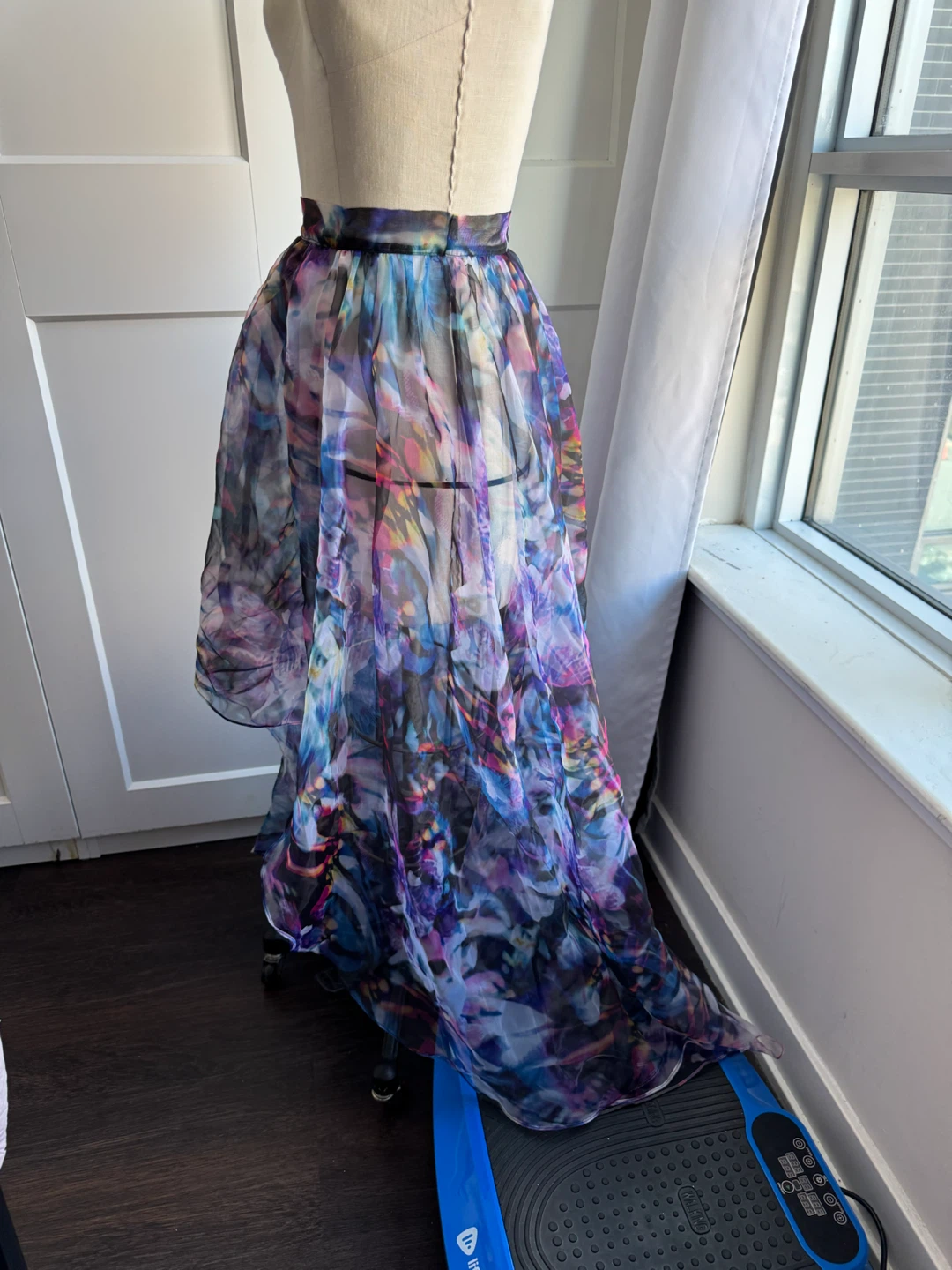 Ladies Size 2 ( Size Small ) High Low Sheer Overskirt - photo 3