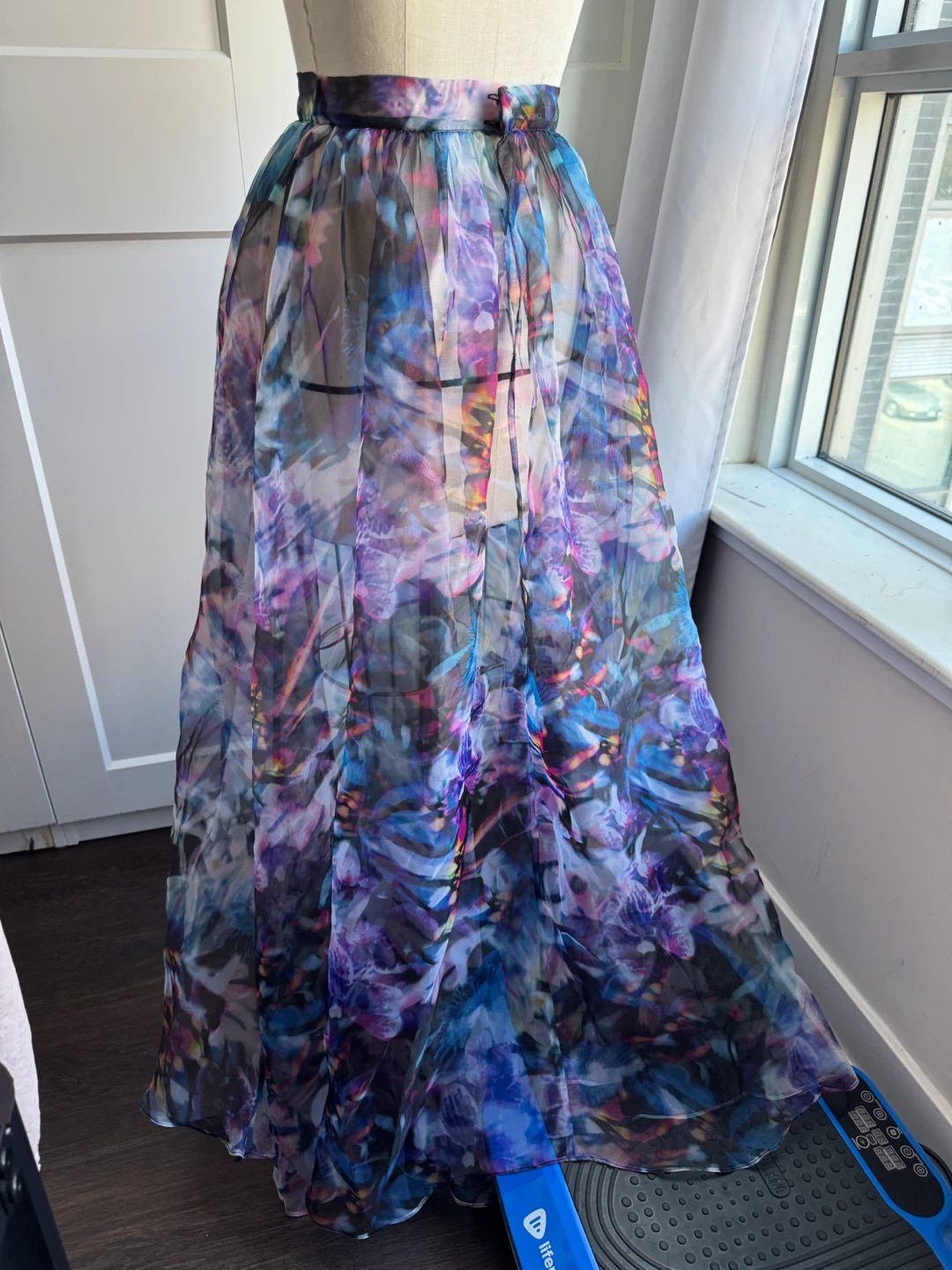 Ladies Size 2 ( Size Small ) High Low Sheer Overskirt - photo 4