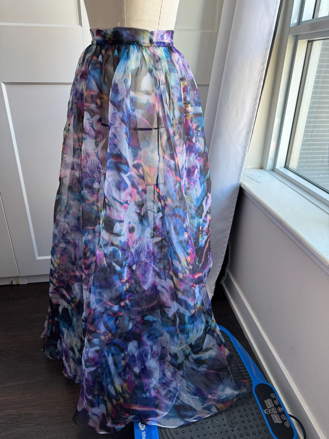 Ladies Size 2 ( Size Small ) High Low Sheer Overskirt - photo 5
