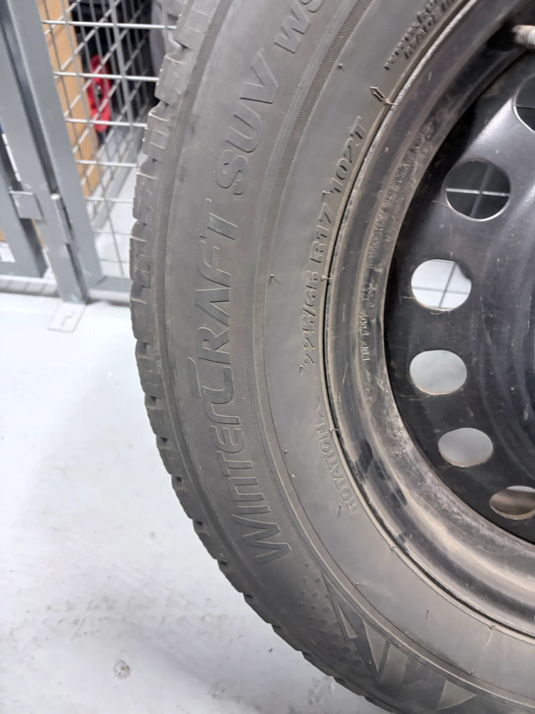 Kumho WinterCraft SUV WS31 Tire 225/65R17 - photo 2