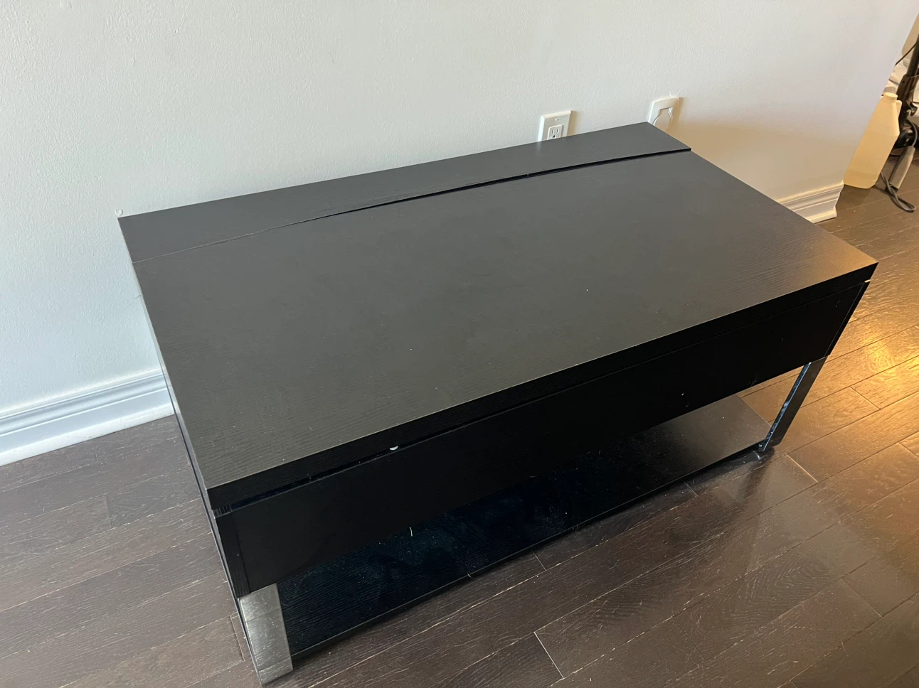 Solid hardwood black lift-top coffee table with storage