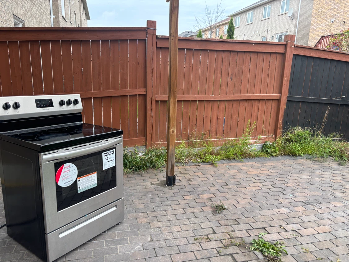 Frigidaire Electric Range used - photo 4