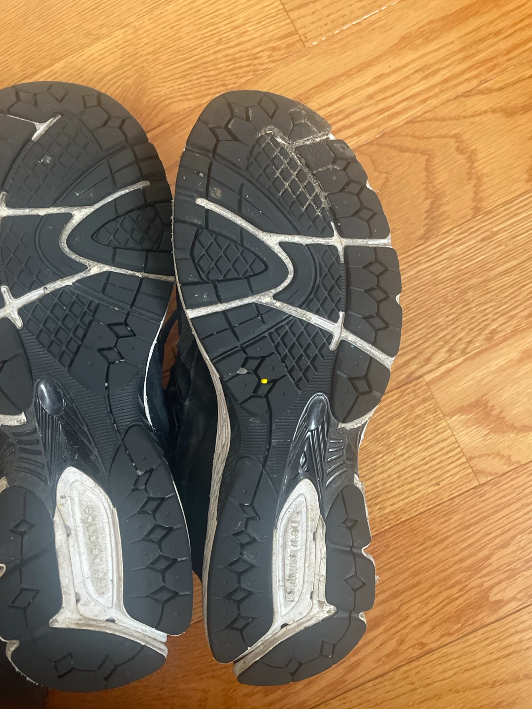 New Balance M2002R BK Running Shoes - photo 5