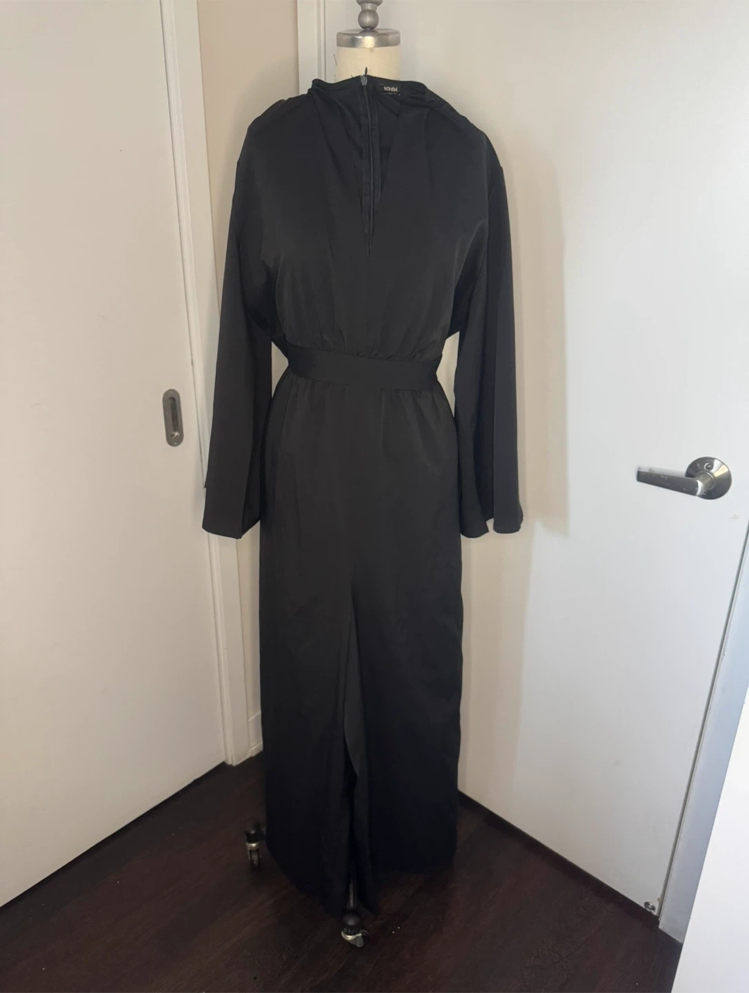 Brand new, never worn. Fits a Ladies size 14-16. Very stylish - photo 3