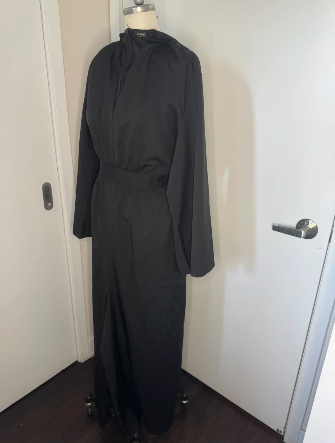 Brand new, never worn. Fits a Ladies size 14-16. Very stylish - photo 4
