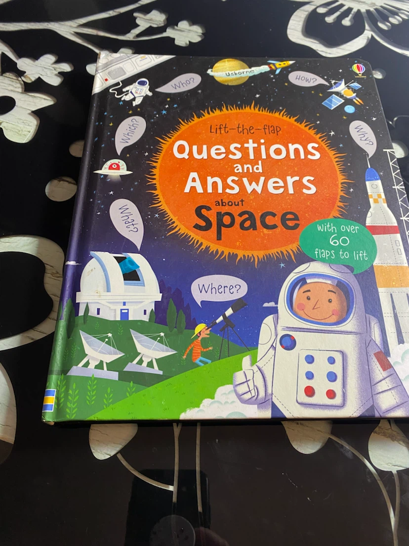 Usborne Lift-the-flap Questions and Answers about Space