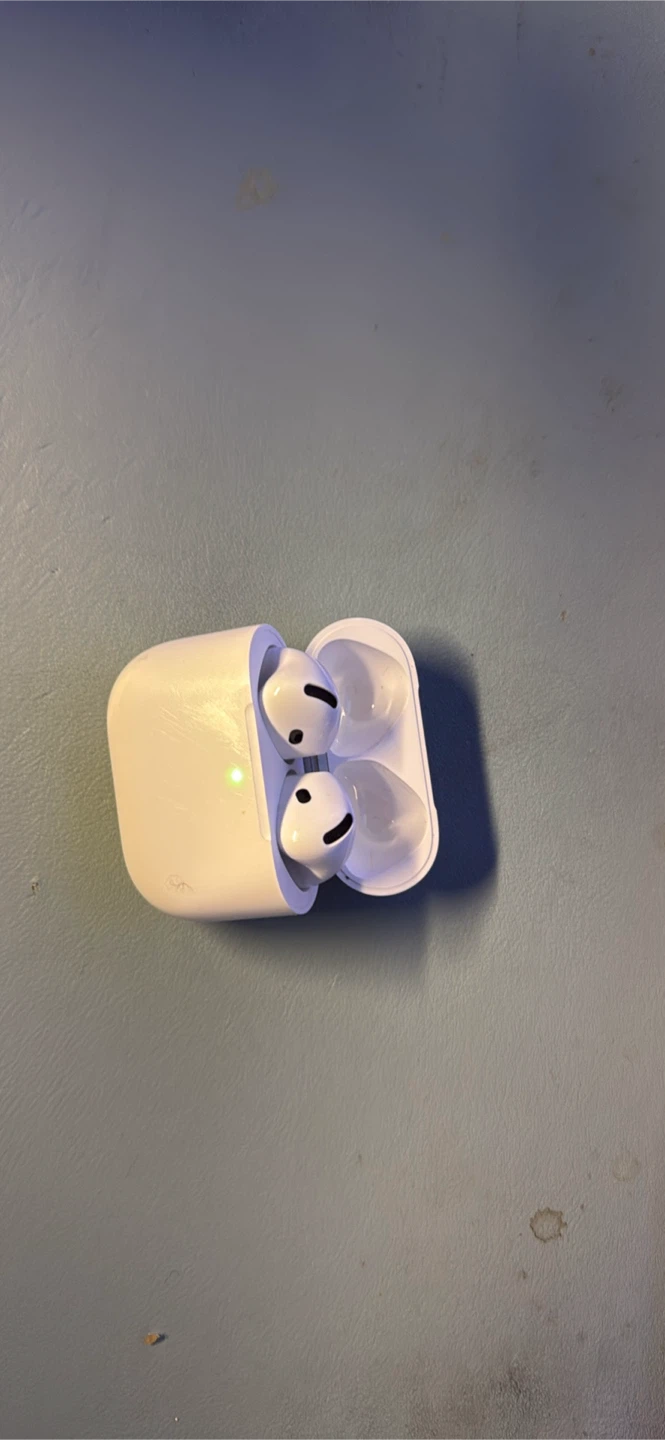 Apple AirPods Pro 4