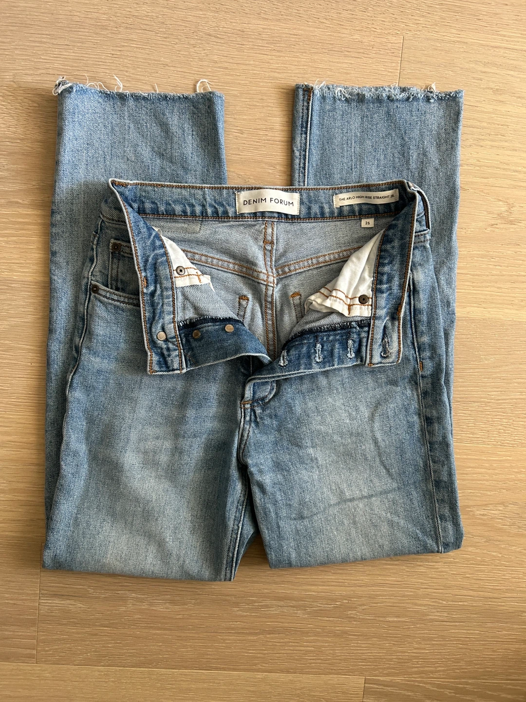 2 Aritzia Jeans and 1 Denim Shorts (Denim Forum, Talula) - photo 4