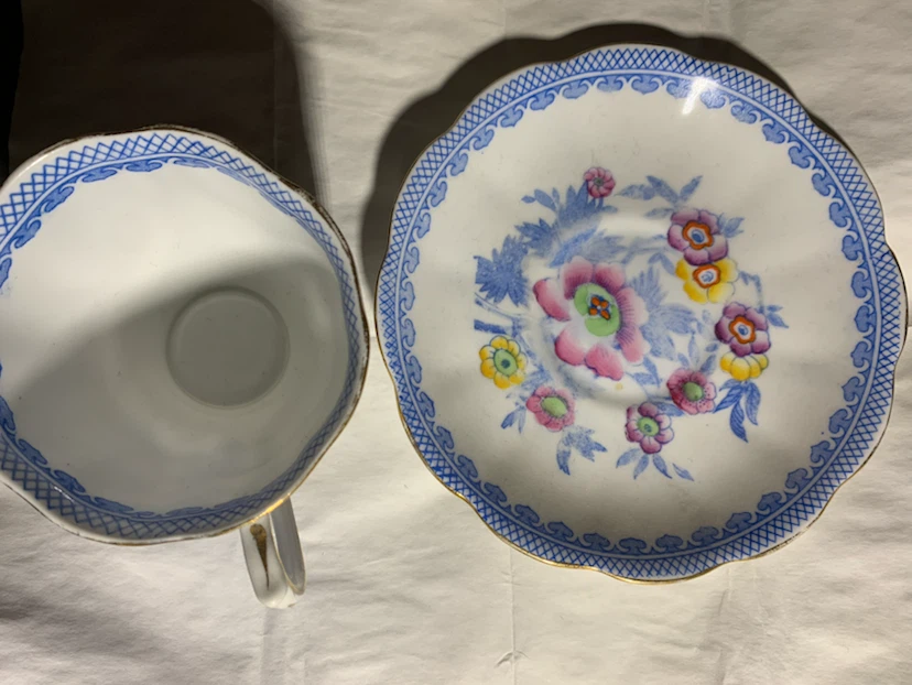 Royal Albert Bone China Teacup and Saucer Set - photo 2