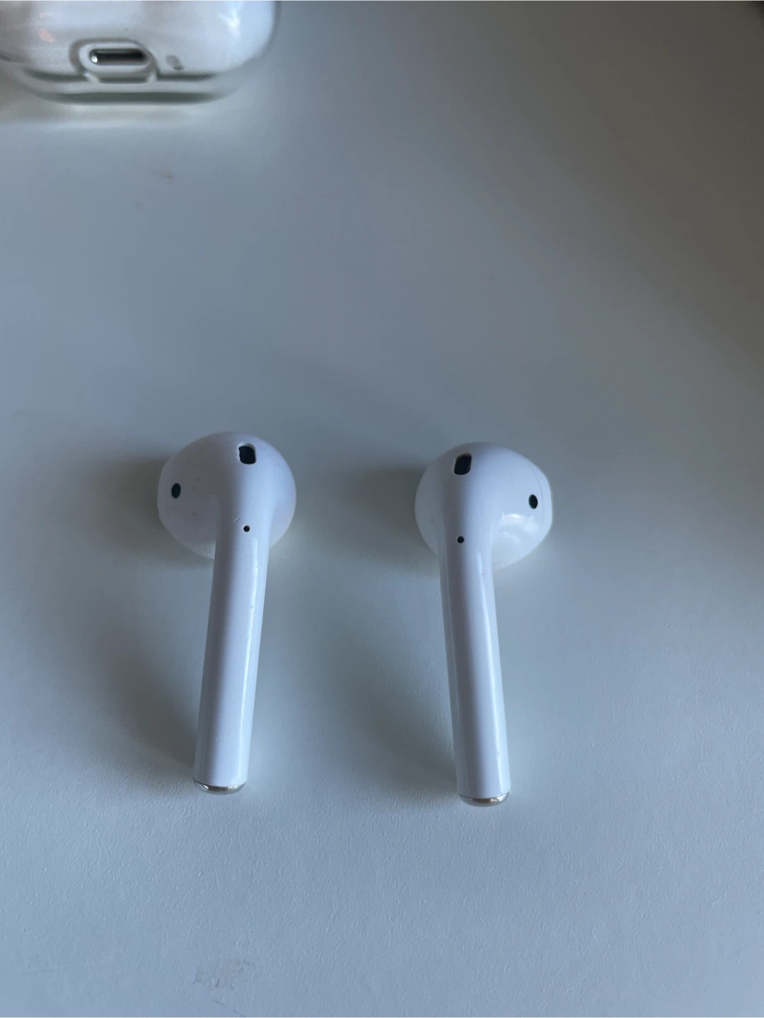 Apple AirPods 2nd Generation with Case - photo 5