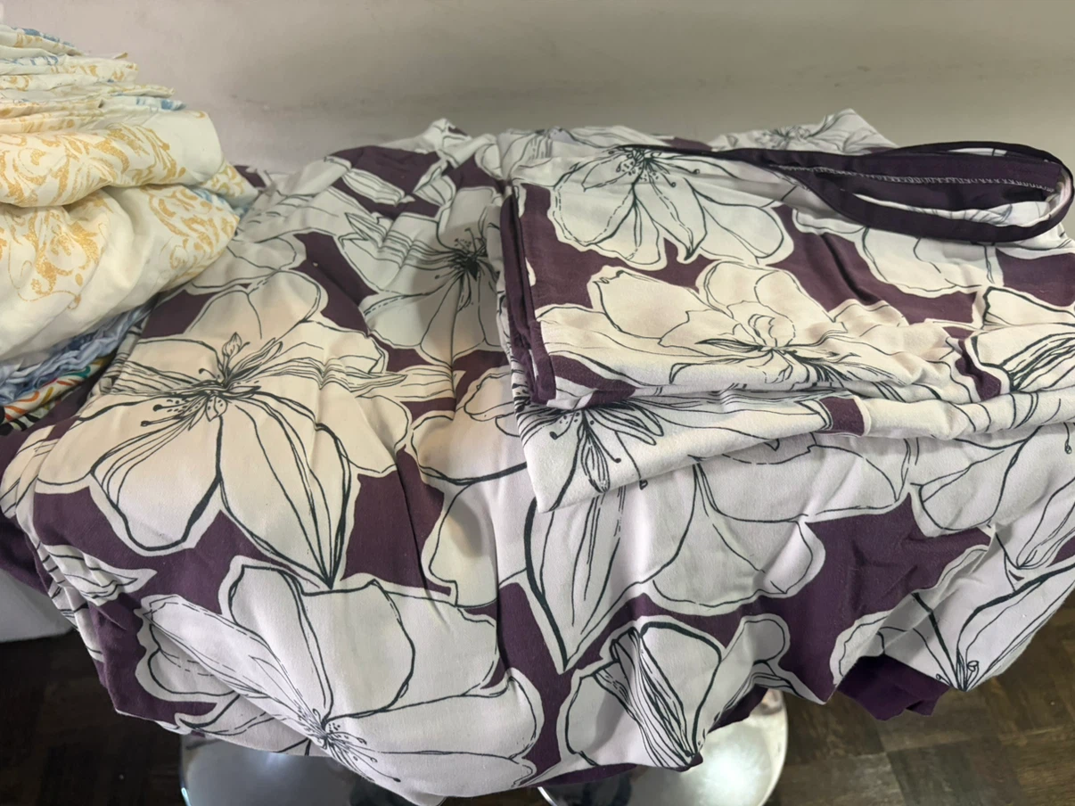Stack of Pillowcases, bed sheet etc