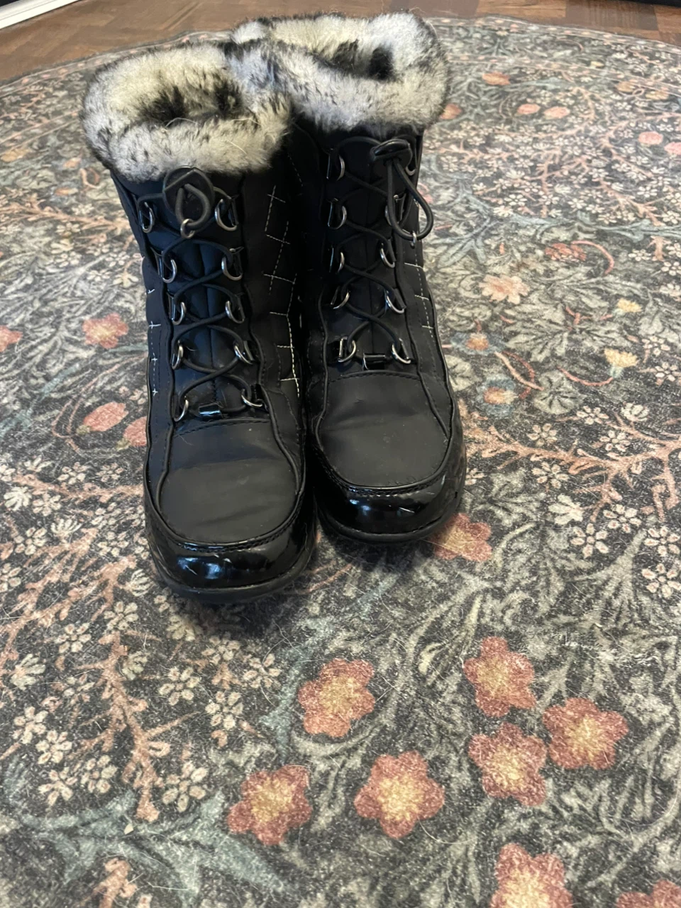 Sz 7 - Totes Black Quilted Winter Boots with Faux Fur Trim