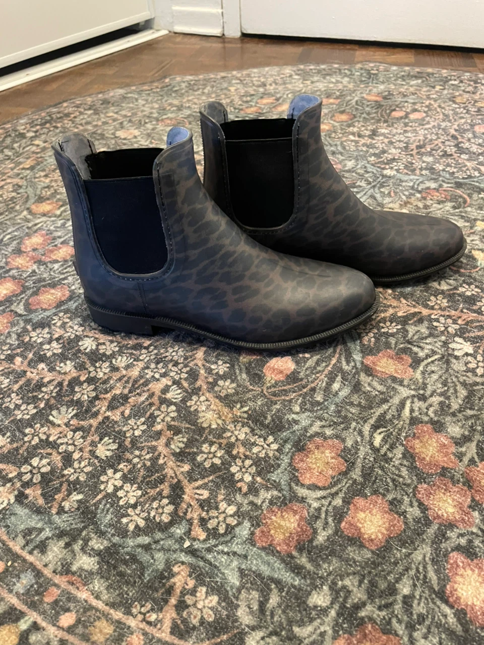 Sz 7 - Leopard Print Chelsea Rain Boots - photo 2