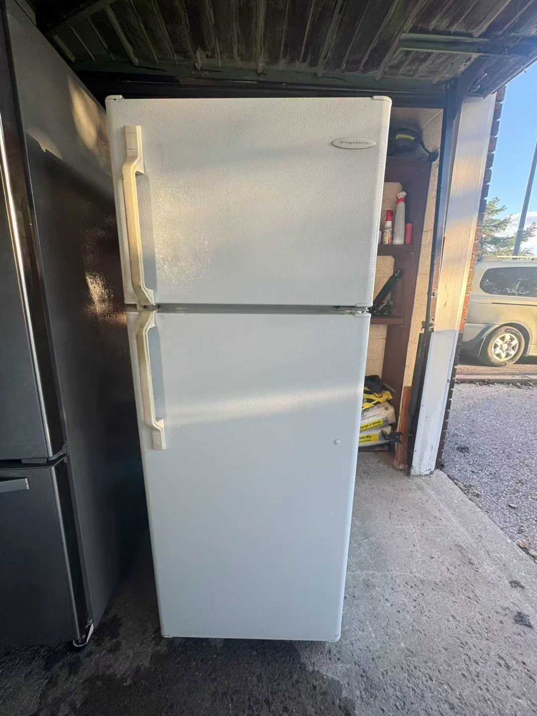 Good condition Frigidaire 23’ fridge $250 - photo 2