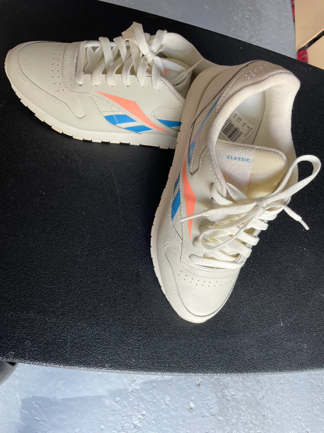 Reebok Classic Sneakers - Size 7 - photo 3