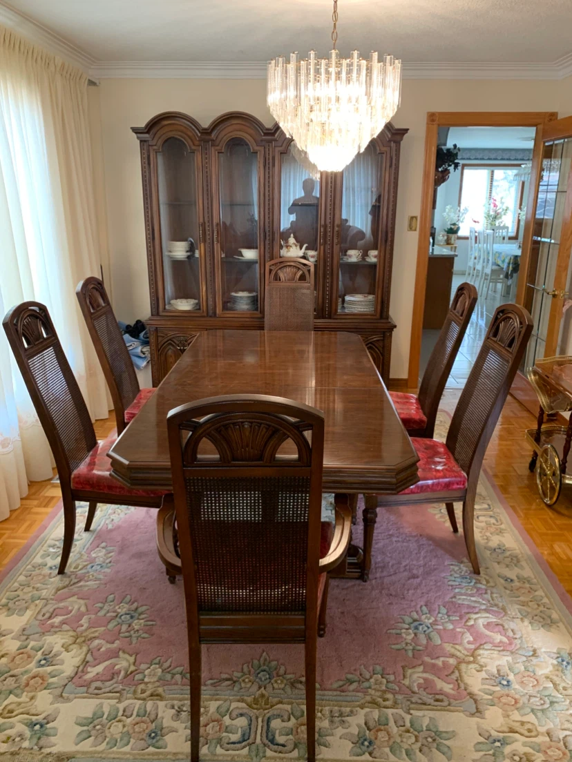 Dining Room Set with Table, 6 Chairs and Hutch
