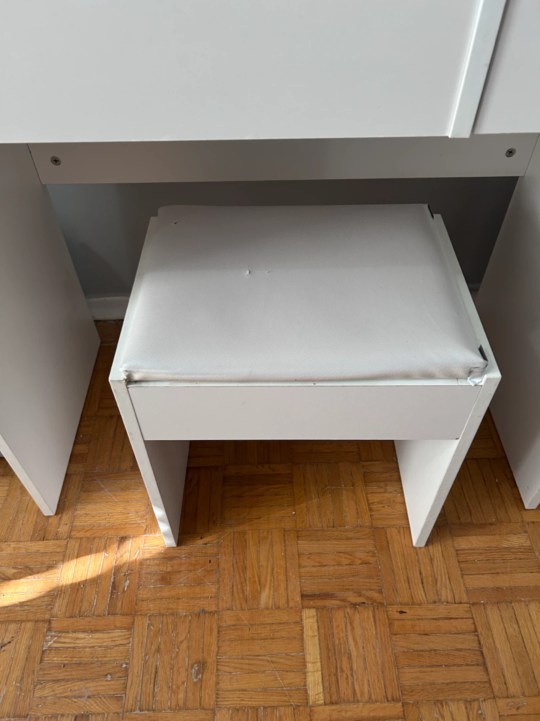 Ikea makeup table - photo 5