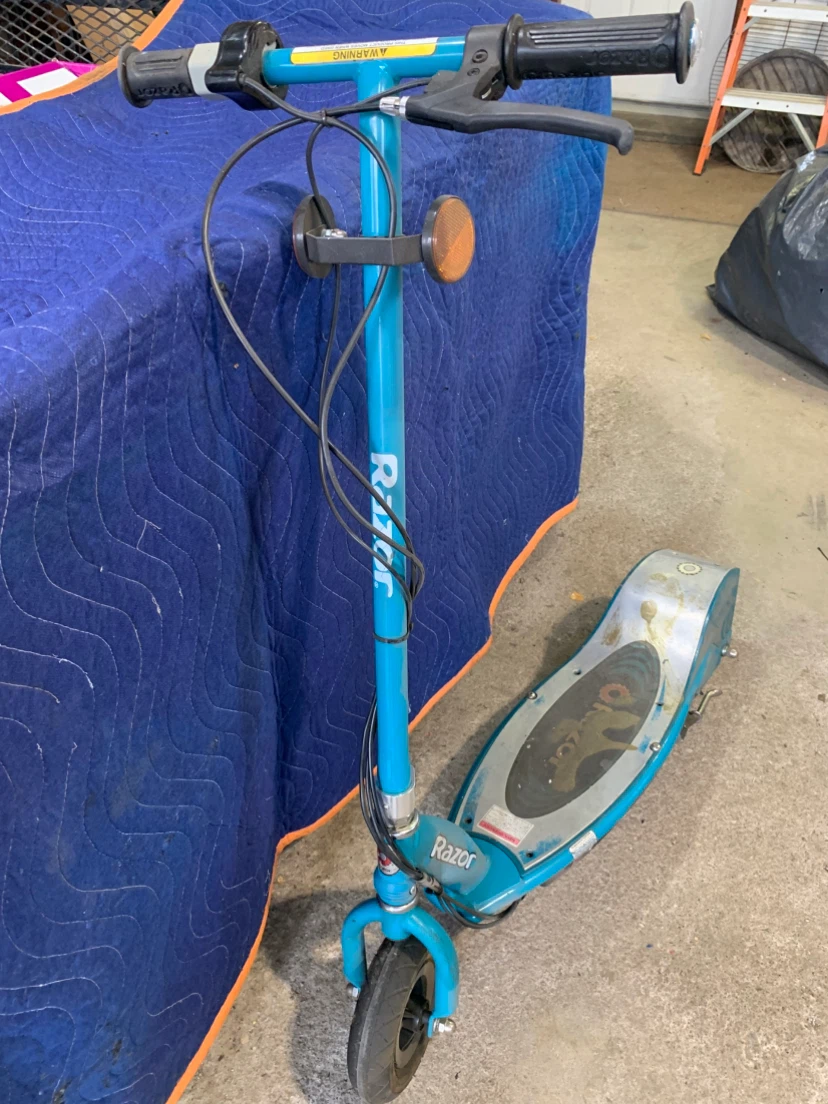Blue Razor Electric Scooter - photo 2