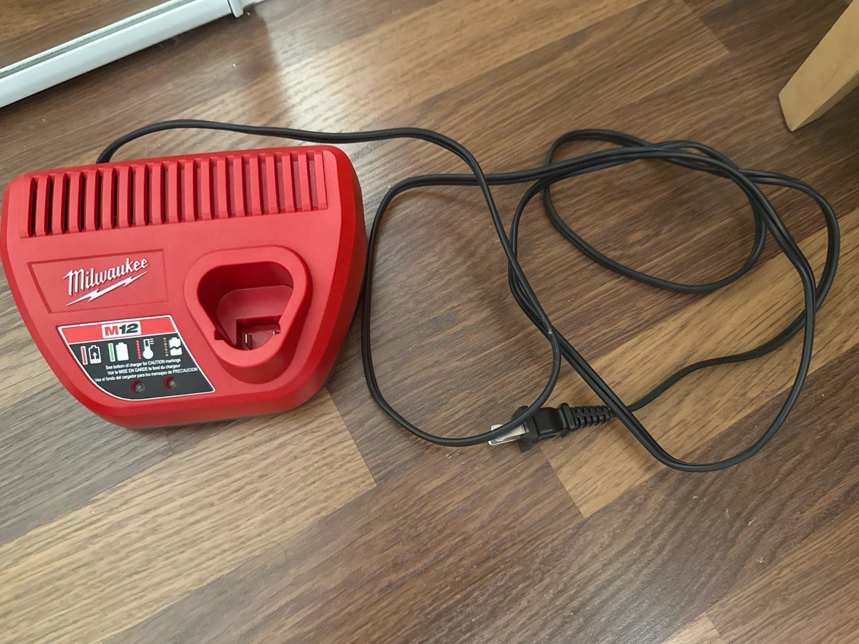 Milwaukee M12 Battery Charger