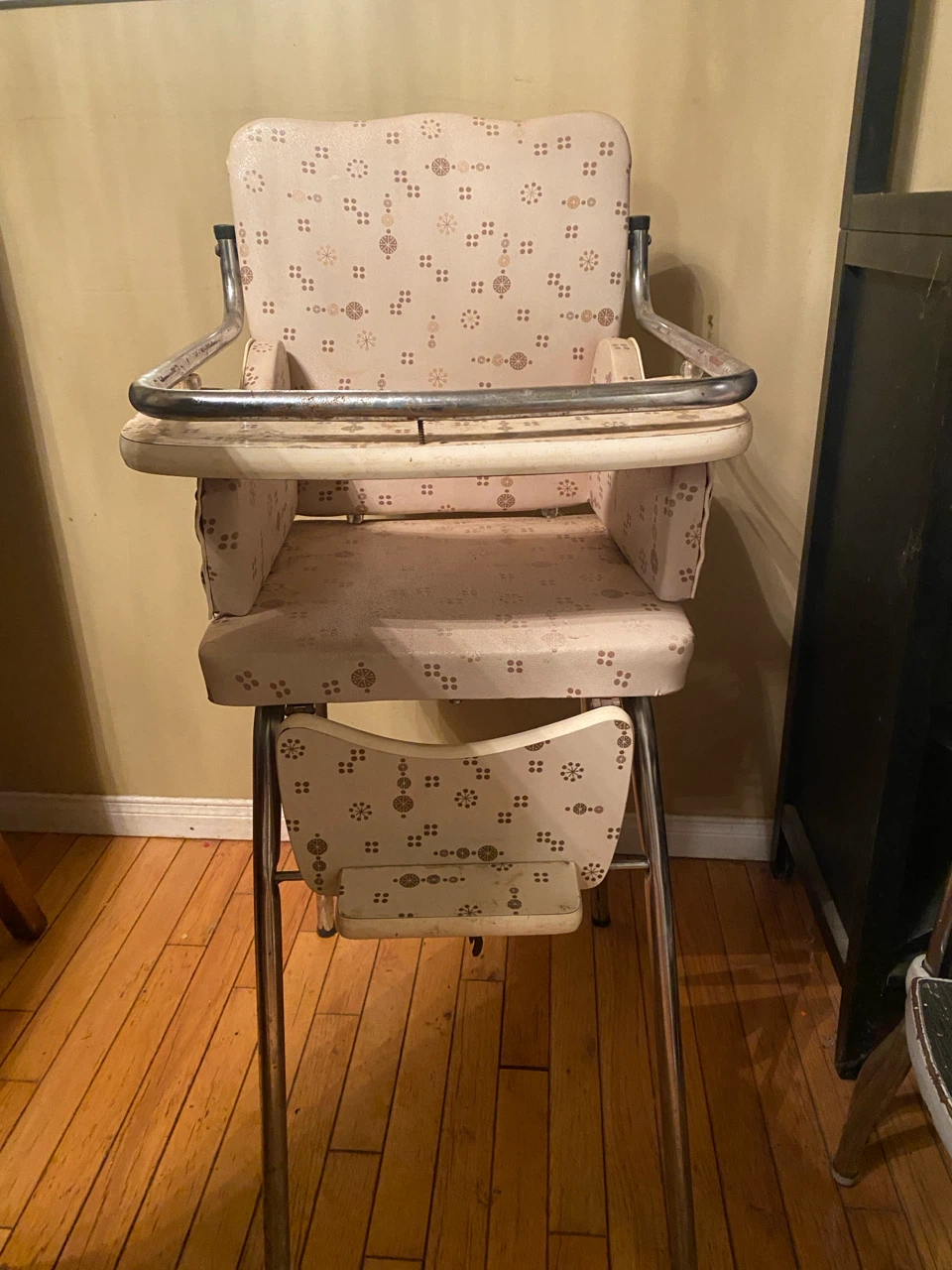 Vintage High Chair - photo 2