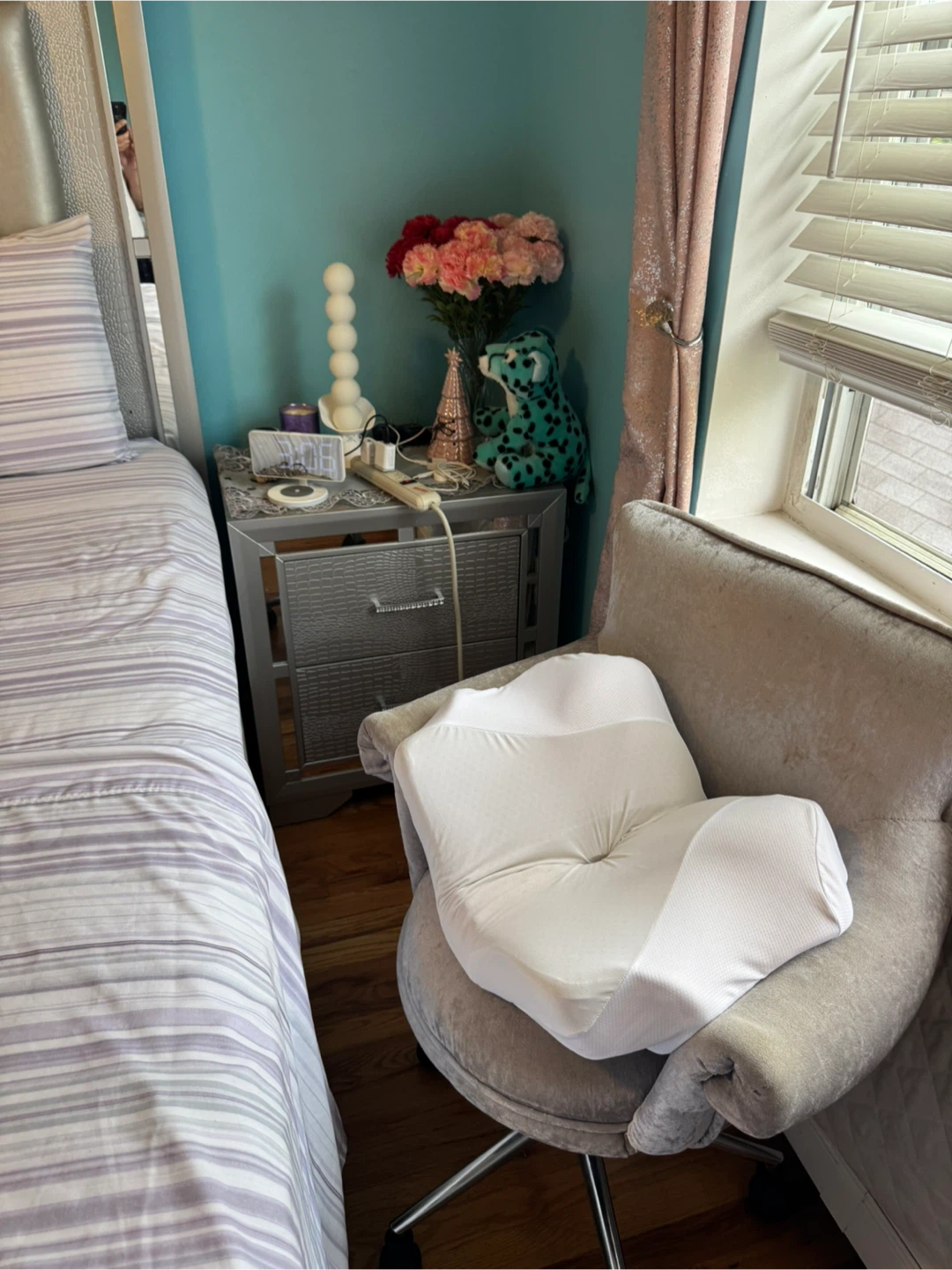 Silver Mirrored Bedroom Set - photo 3