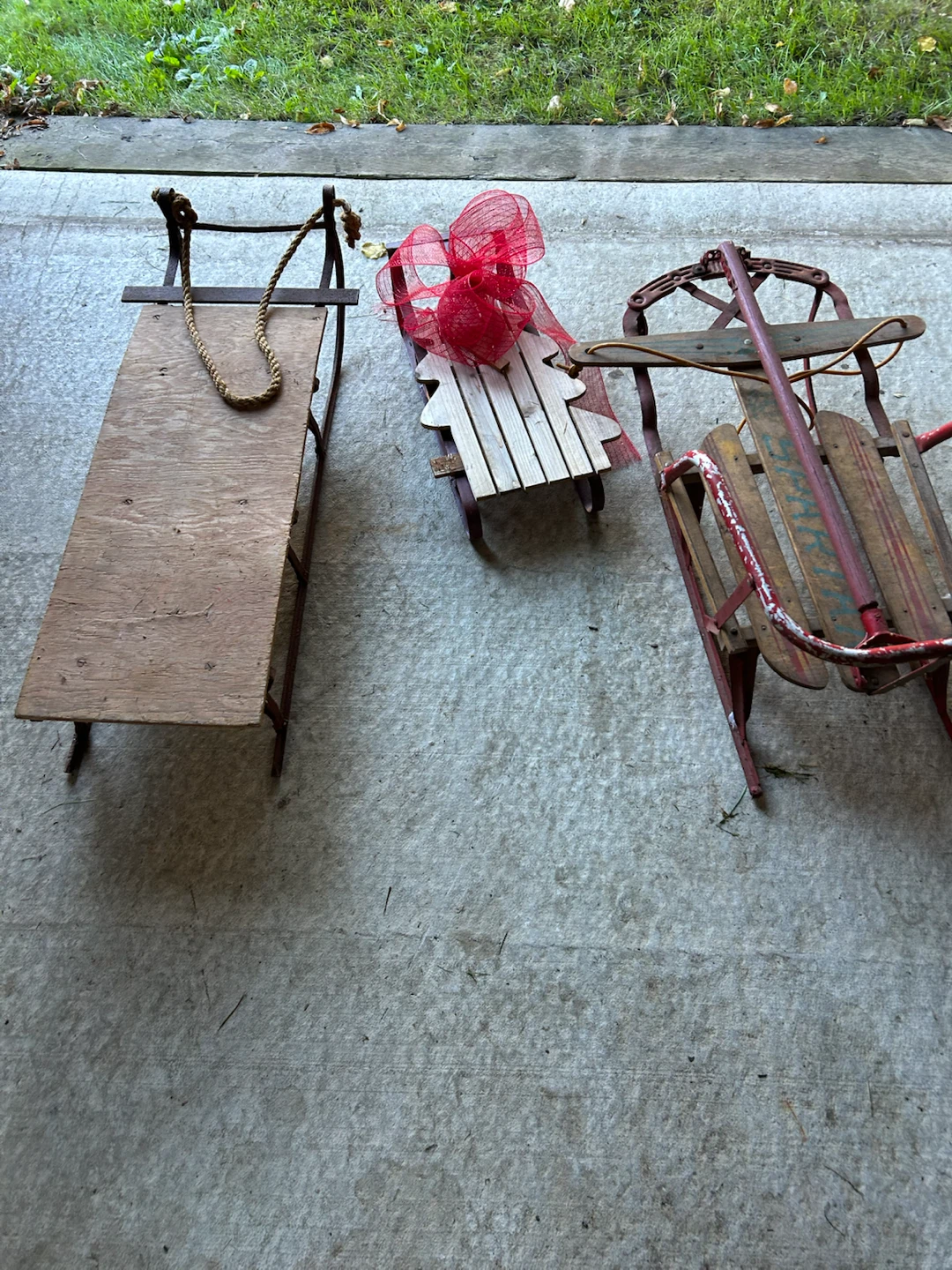 Vintage Sleds (3) - photo 3