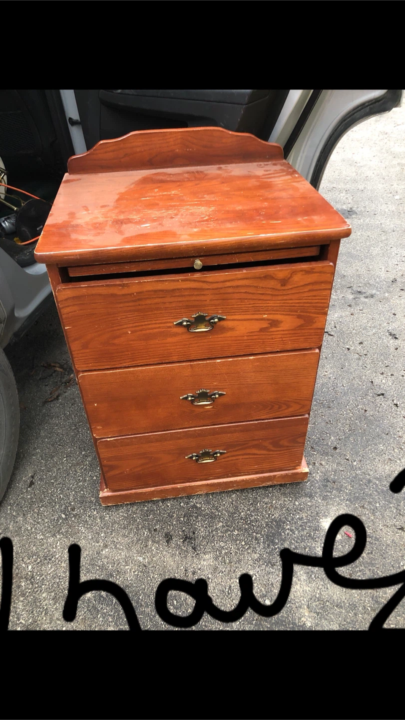 2 matching Wooden Three-Drawer Filing Cabinet with pull out desk - photo 2