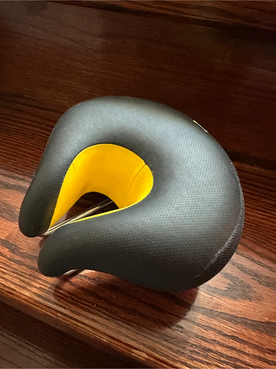 Ergonomic Nose-less Bicycle Saddle