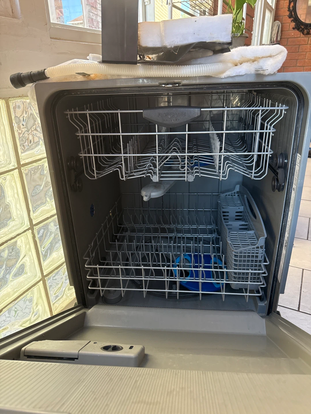 Dishwasher working  $200 - photo 3