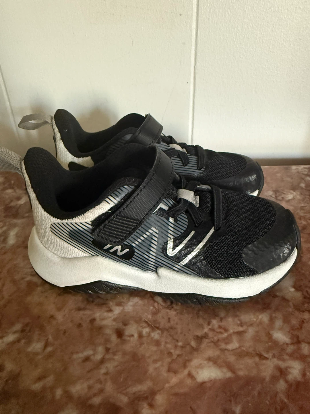 New Balance Rave Run v2 Bungee Lace with Top Strap
