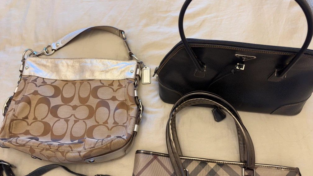 Assorted Handbag clearout - photo 3