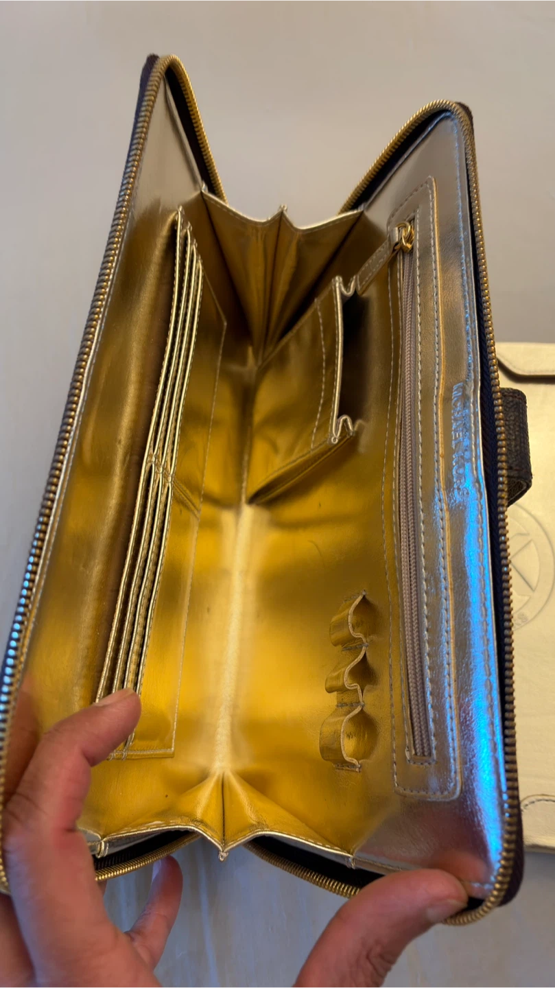 Michael Kors Zip Around Organizer Wallet - photo 2