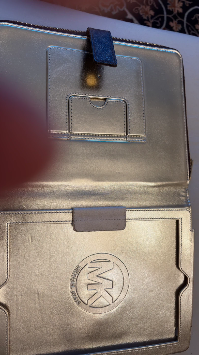 Michael Kors Zip Around Organizer Wallet - photo 3