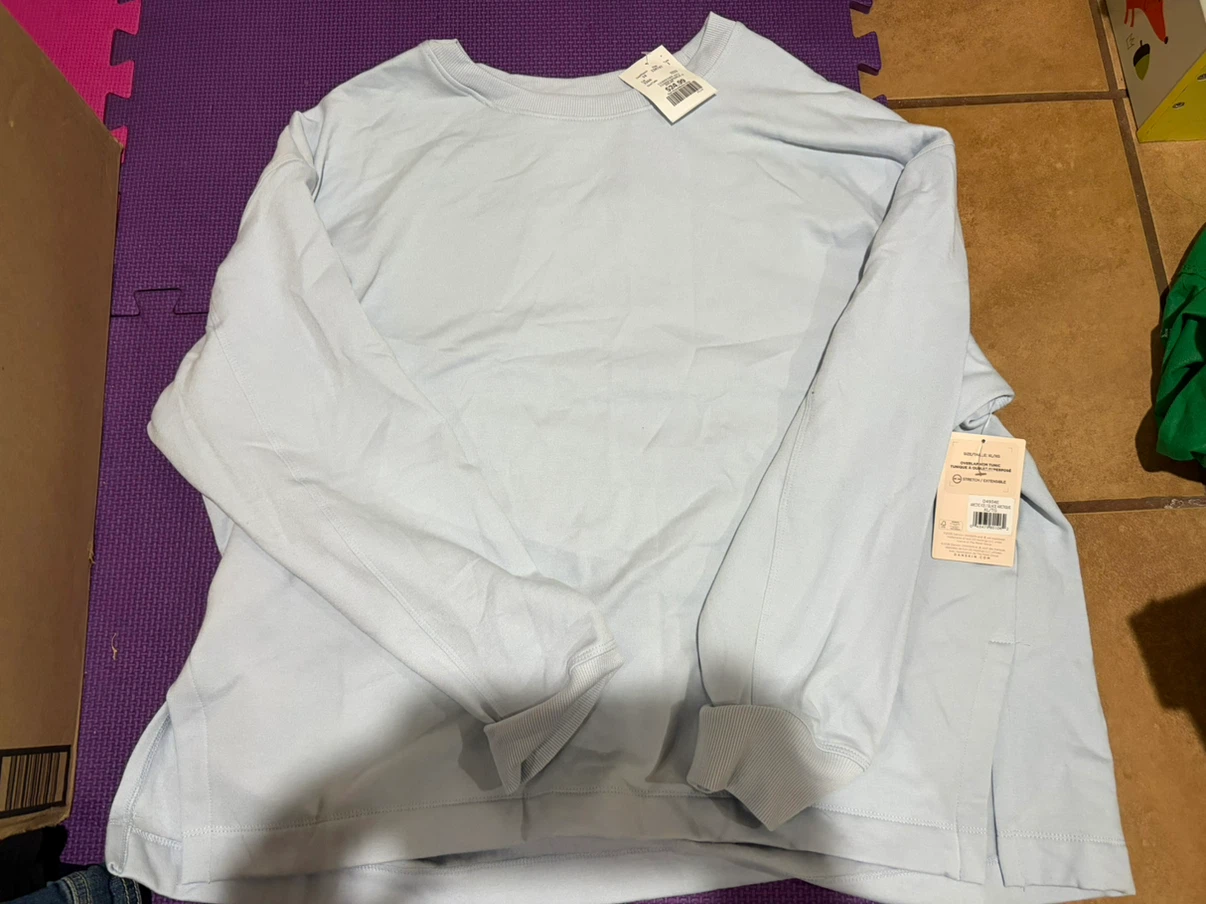 Women’s Long Sleeve Shirt ~ Size Large