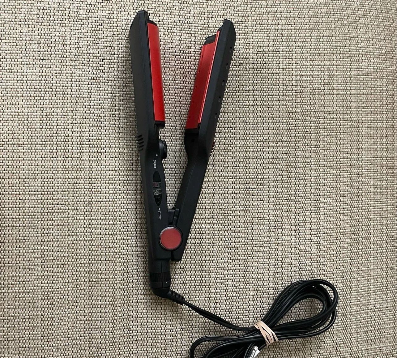 🌱Conair Wet/Dry Hair Straightener - Black & Red