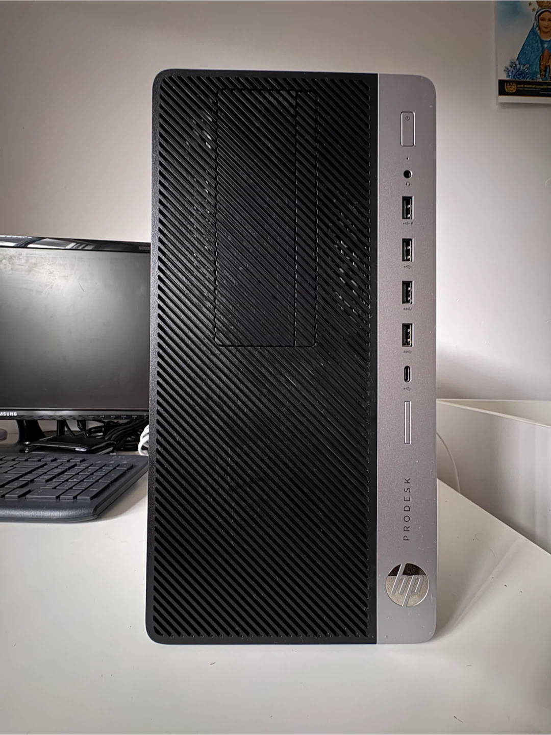 HP ProDesk 600 G5 MT Desktop for Parts or Repair