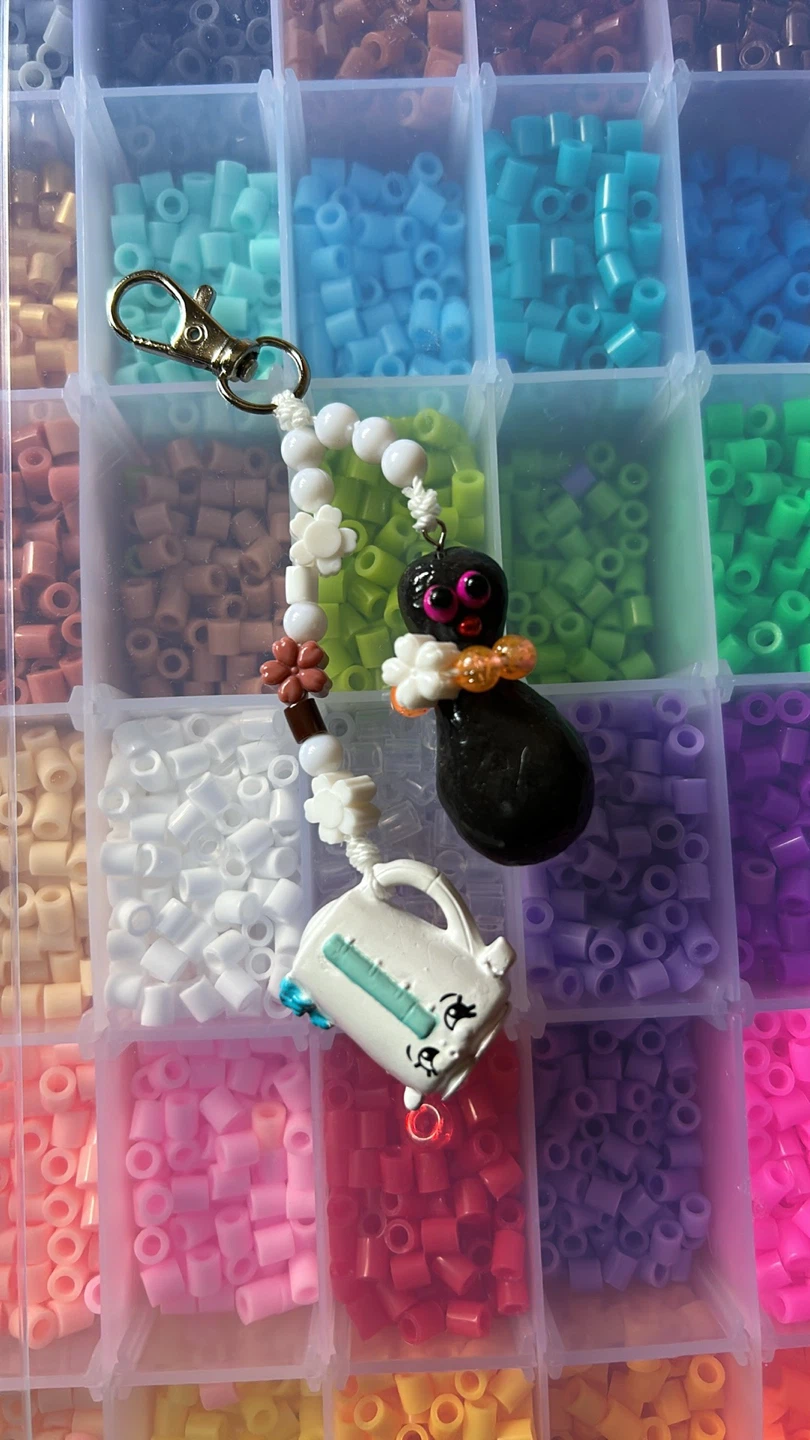 Shopkins Charm and Beaded Keychain Collection - photo 3